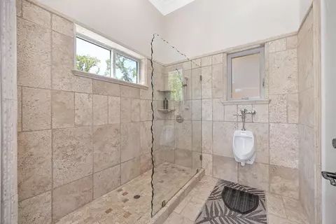 Bath - 4580 Lake Forest Dr, Loomis, CA 95650 photo 2 of 6