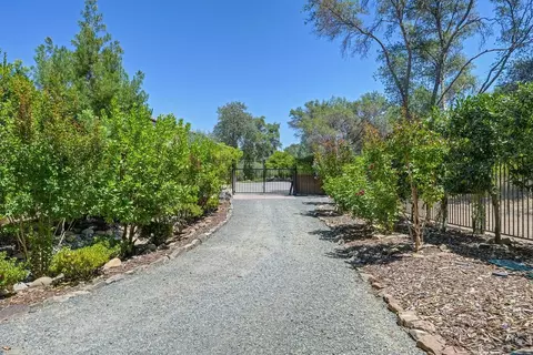 Exterior - 4580 Lake Forest Dr, Loomis, CA 95650 photo 29 of 35