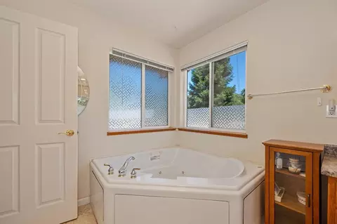 Bath - 2111 Ranch Creek Rd, Cool, CA 95614 photo 3 of 3