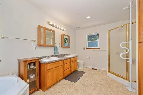 Bath - 2111 Ranch Creek Rd, Cool, CA 95614 photo 2 of 3