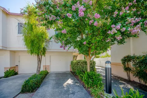 Exterior - 1045 Greene Ter, Davis, CA 95618 photo 7 of 9