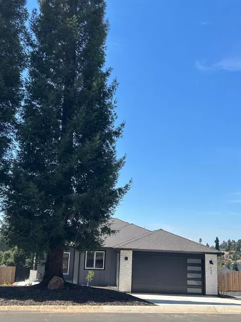 633 Circlewood Dr, Paradise, CA 95969