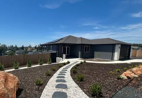 633 Circlewood Dr, Paradise, CA 95969