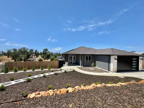633 Circlewood Dr, Paradise, CA 95969