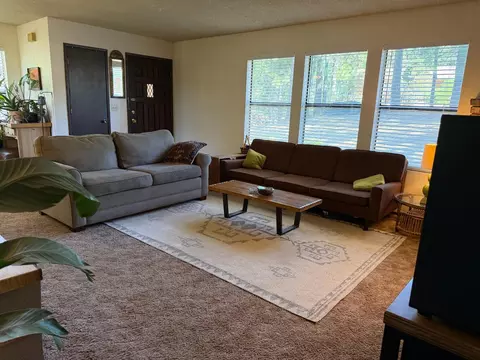 Living - 424 Catskill Dr, Colfax, CA 95713 photo 1 of 4