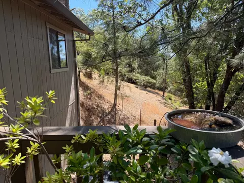 Exterior - 424 Catskill Dr, Colfax, CA 95713 photo 4 of 9