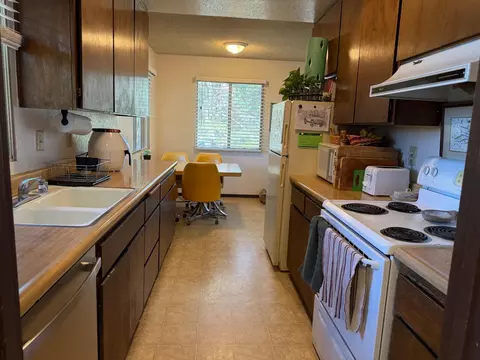 Kitchen - 424 Catskill Dr, Colfax, CA 95713 photo 1 of 1