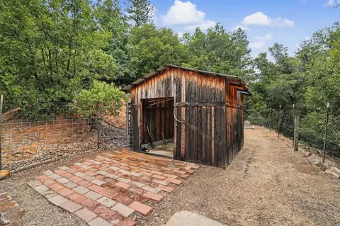 Exterior - 18567 Sugar Pine Dr, Pine Grove, CA 95665 photo 4 of 9