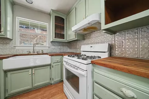 Kitchen - 18567 Sugar Pine Dr, Pine Grove, CA 95665 photo 4 of 4