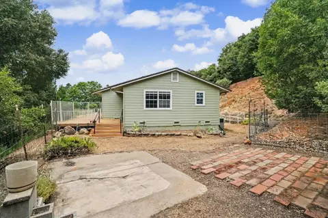 Exterior - 18567 Sugar Pine Dr, Pine Grove, CA 95665 photo 7 of 9