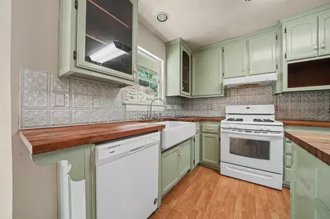 Kitchen - 18567 Sugar Pine Dr, Pine Grove, CA 95665 photo 3 of 4