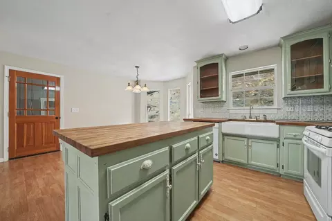 Kitchen - 18567 Sugar Pine Dr, Pine Grove, CA 95665 photo 1 of 4