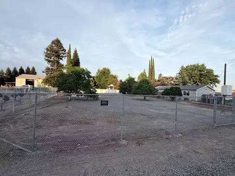 3267 Feather River Blvd, Olivehurst, CA 95961