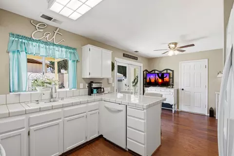 1916 Cobblestone Mnr, Modesto, CA 95355 photo 16