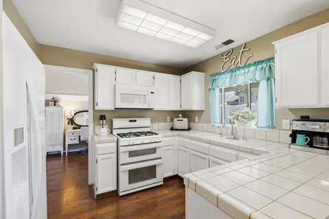 1916 Cobblestone Mnr, Modesto, CA 95355 photo 15