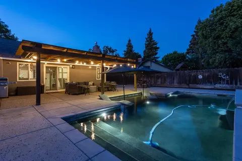 Exterior - 3012 Mammoth Way, Modesto, CA 95355 photo 4 of 22