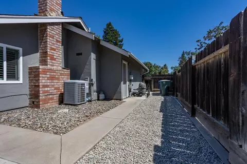 Exterior - 3012 Mammoth Way, Modesto, CA 95355 photo 14 of 22