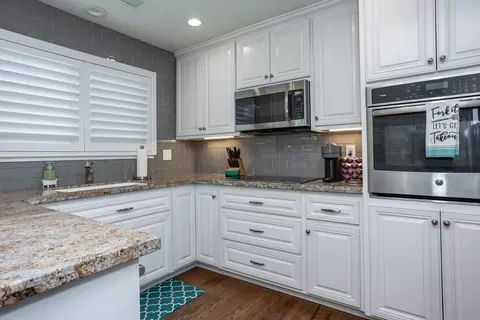 Kitchen - 3012 Mammoth Way, Modesto, CA 95355 photo 3 of 3