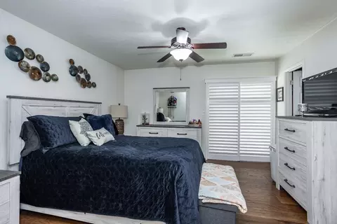 Bedroom - 3012 Mammoth Way, Modesto, CA 95355 photo 2 of 3