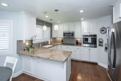 Kitchen - 3012 Mammoth Way, Modesto, CA 95355 photo 1 of 3