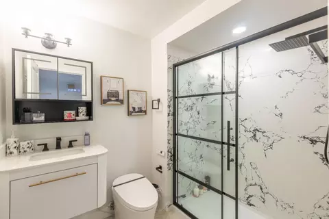 Bath - 446 Bolinger Cmn, Fremont, CA 94539 photo 1 of 1