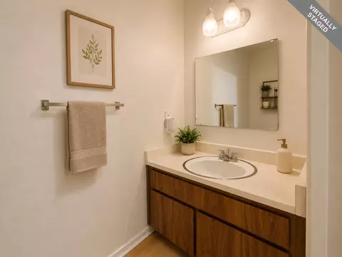 Bath - 3044 Woods Cir, Davis, CA 95616 photo 1 of 3