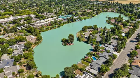 View/Area - 3044 Woods Cir, Davis, CA 95616 photo 3 of 7