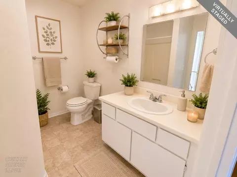 Bath - 3044 Woods Cir, Davis, CA 95616 photo 2 of 3