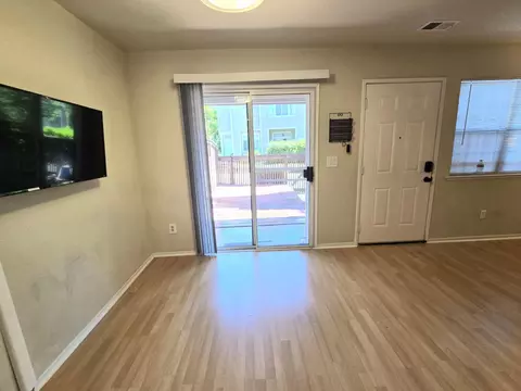Living - 3044 Woods Cir, Davis, CA 95616 photo 3 of 6