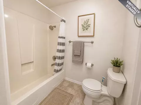 Bath - 3044 Woods Cir, Davis, CA 95616 photo 3 of 3