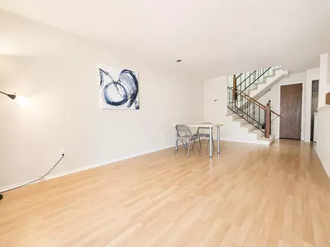 Living - 3044 Woods Cir, Davis, CA 95616 photo 5 of 6