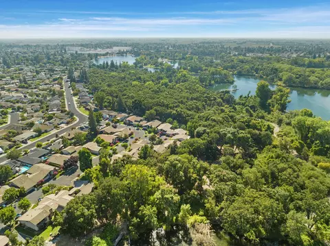 View/Area - 1725 Le Bec Ct, Lodi, CA 95240 photo 3 of 5