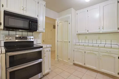 Kitchen - 1725 Le Bec Ct, Lodi, CA 95240 photo 4 of 4