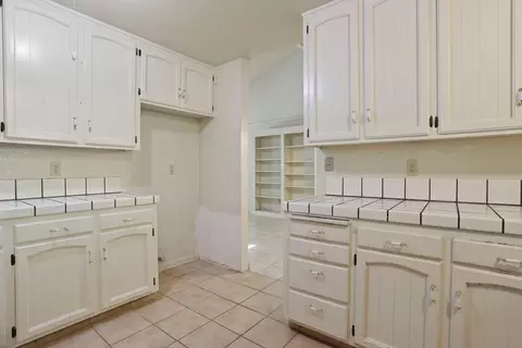 Kitchen - 1725 Le Bec Ct, Lodi, CA 95240 photo 3 of 4