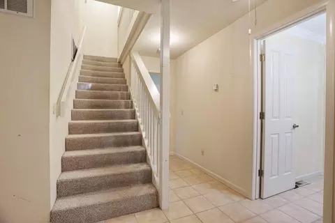 Entry Way - 1725 Le Bec Ct, Lodi, CA 95240 photo 5 of 6