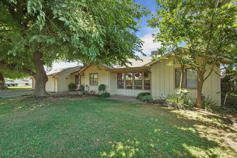 2356 E Druet Ln, Lodi, CA 95242 photo 1