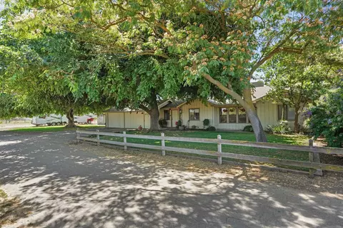 2356 E Druet Ln, Lodi, CA 95242 photo 4