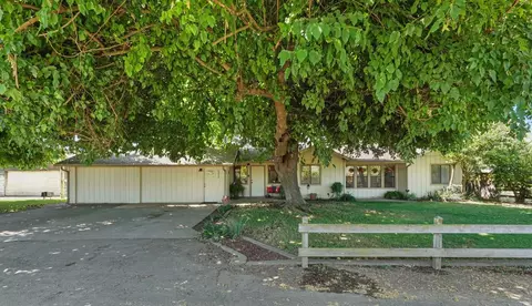 2356 E Druet Ln, Lodi, CA 95242 photo 3