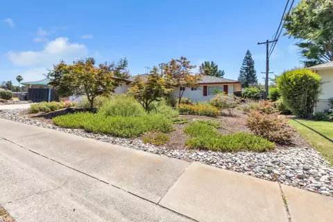 6224 Saint James Dr, Carmichael, CA 95608 photo 3