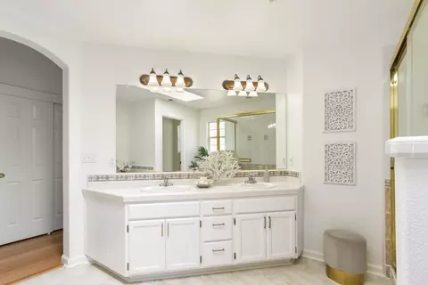 Bath - 3439 Koso St, Davis, CA 95618 photo 3 of 5