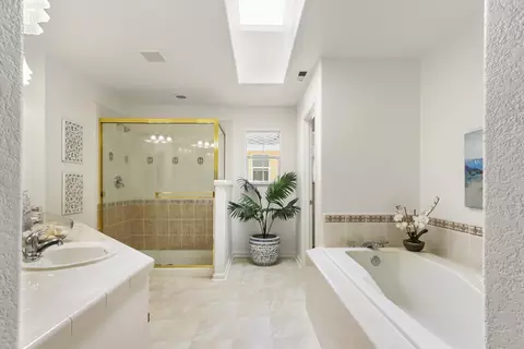 Bath - 3439 Koso St, Davis, CA 95618 photo 2 of 5