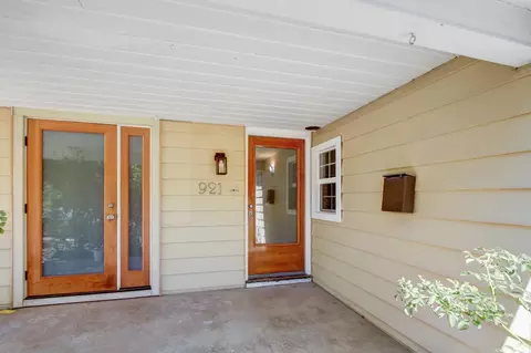 Exterior - 921 W 8th St, Davis, CA 95616 photo 2 of 11