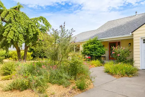 921 W 8th St, Davis, CA 95616