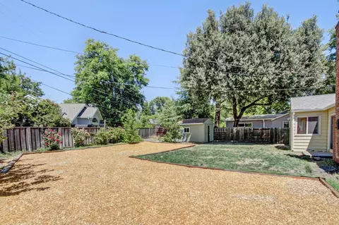 Exterior - 921 W 8th St, Davis, CA 95616 photo 3 of 11