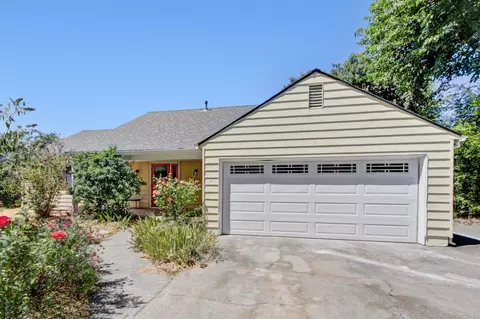 Exterior - 921 W 8th St, Davis, CA 95616 photo 10 of 11