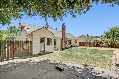 Exterior - 921 W 8th St, Davis, CA 95616 photo 5 of 11