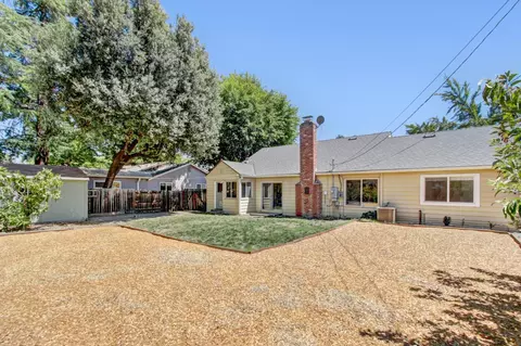 Exterior - 921 W 8th St, Davis, CA 95616 photo 4 of 11
