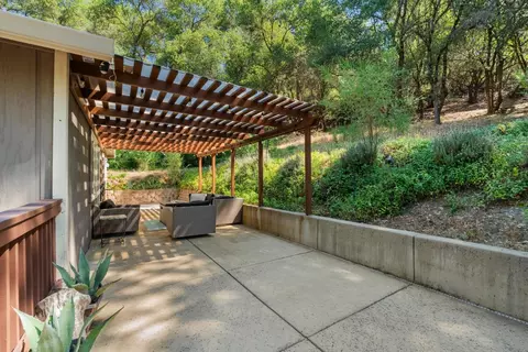 Exterior - 954 Wren Ct, Placerville, CA 95667 photo 4 of 9