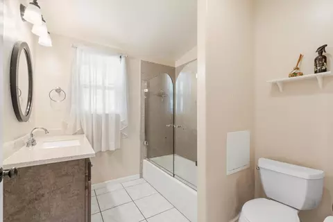 Bath - 954 Wren Ct, Placerville, CA 95667 photo 2 of 4