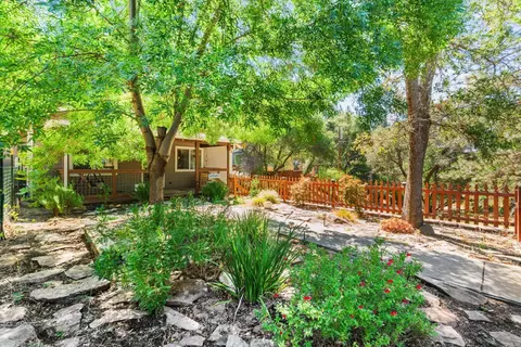 Exterior - 954 Wren Ct, Placerville, CA 95667 photo 2 of 9